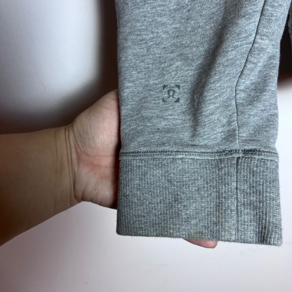 Lululemon Men's Cross Cut Zip Up Hooded Sweatshirt - Size Large - Picture 8 of 9